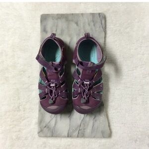Keen Youth Size 4 Seacamp II CNX Sandals Walking Outdoor Water Purple